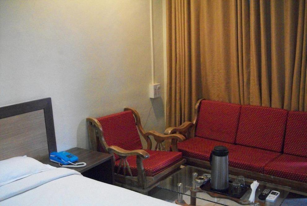 7 Apple Resort Лонавала Екстериор снимка