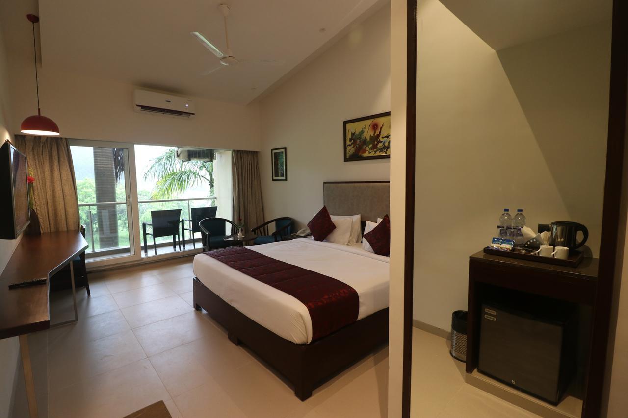 7 Apple Resort Лонавала Екстериор снимка